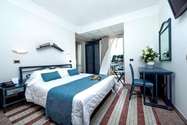 Panoramic Room