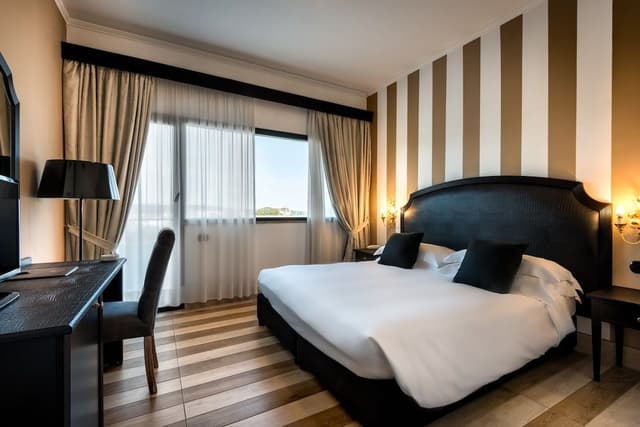 Suite, 1 Double Bed, Sea View