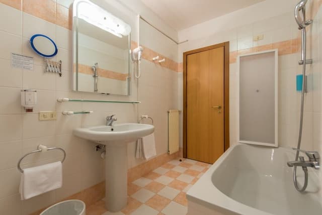 Triple Room, Accessible
