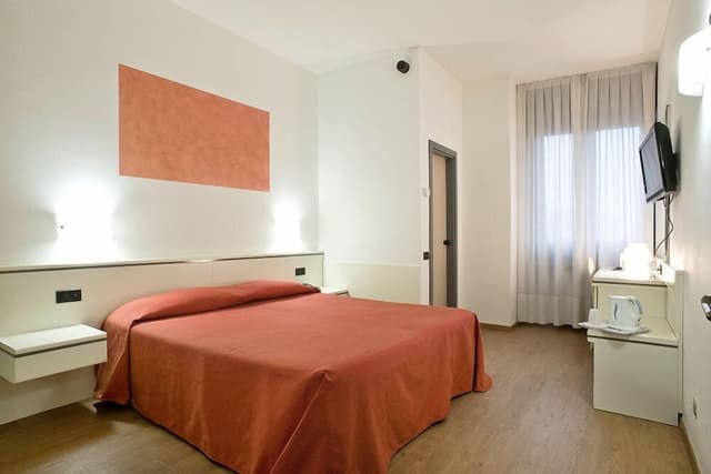 Business Double Room (Large)