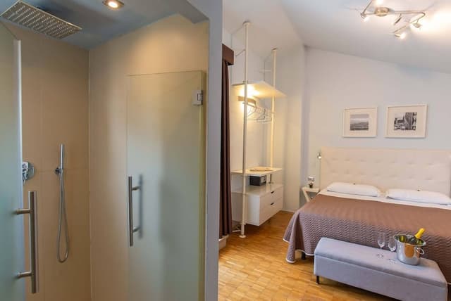 Panoramic Suite, Jetted Tub