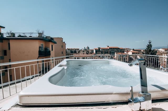 Panoramic Suite, Jetted Tub