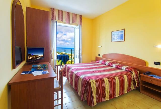 Comfort Triple Room