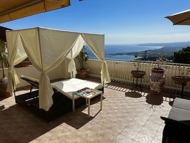 Suite, 1 King Bed with Sofa bed, Accessible, Sea View
