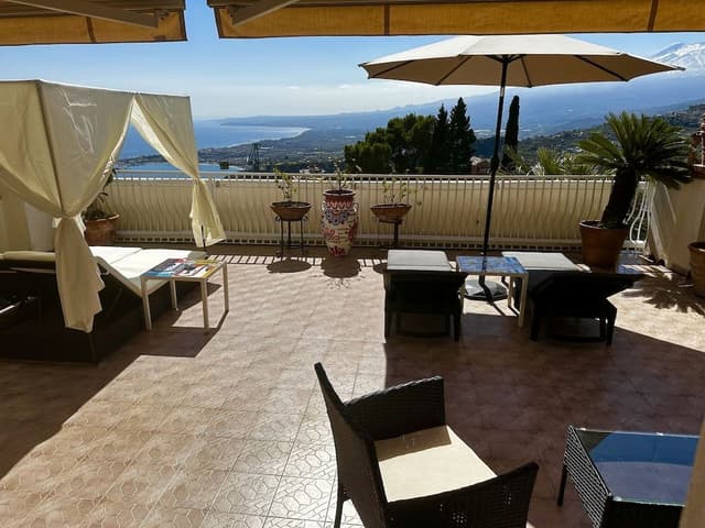 Suite, 1 King Bed with Sofa bed, Accessible, Sea View