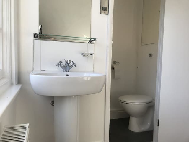 Basic Single Room, Ensuite, Garden View
