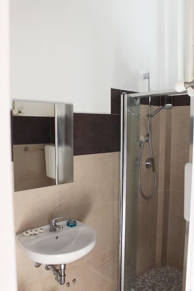 Basic Double or Twin Room, Balcony