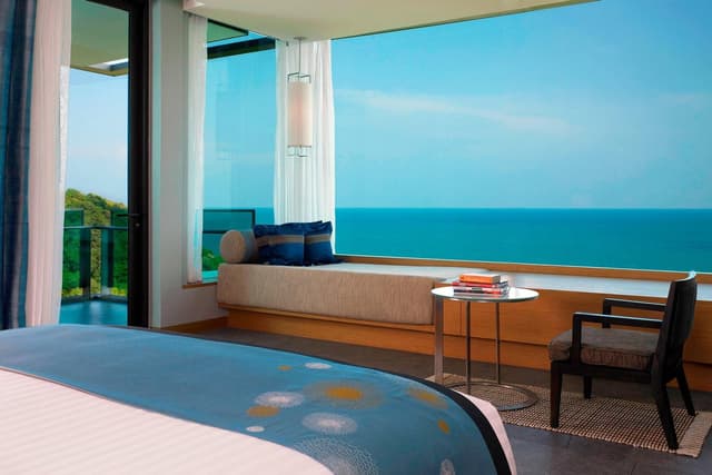 Suite, 1 King, Ocean view, Corner room