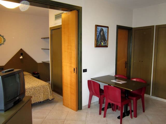 Apartment, Kitchenette