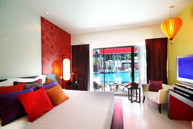 Deluxe Room, Pool Access
