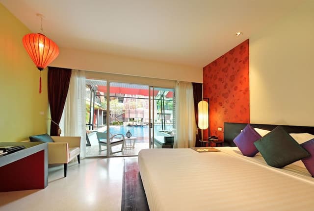 Deluxe Room, Pool Access