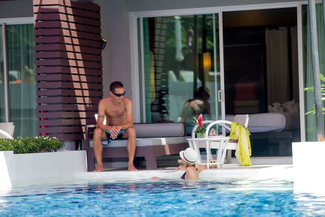 Deluxe Room, Pool Access
