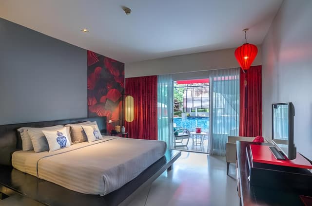 Deluxe Double or Twin Room with Pool Access