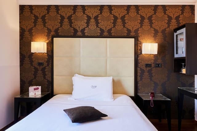 French Bed con vista