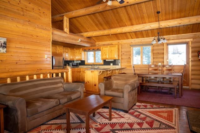 Luxury Cabin, 3 Bedrooms (7 Beds)