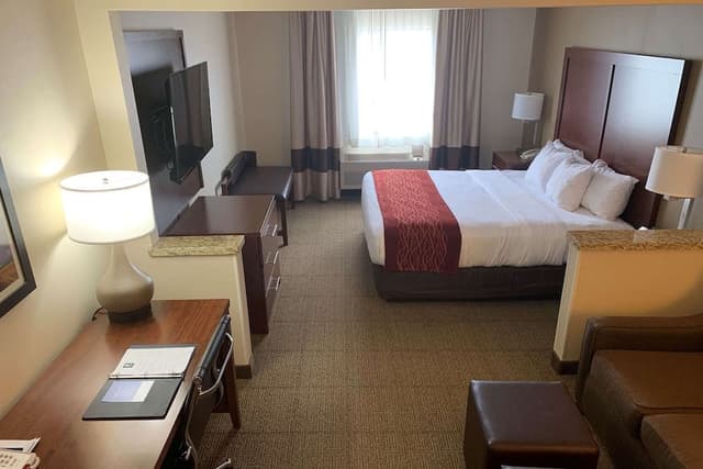 Suite, 1 King Bed, Non Smoking
