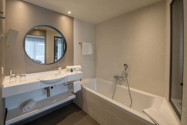 Deluxe Suite, Hot Tub