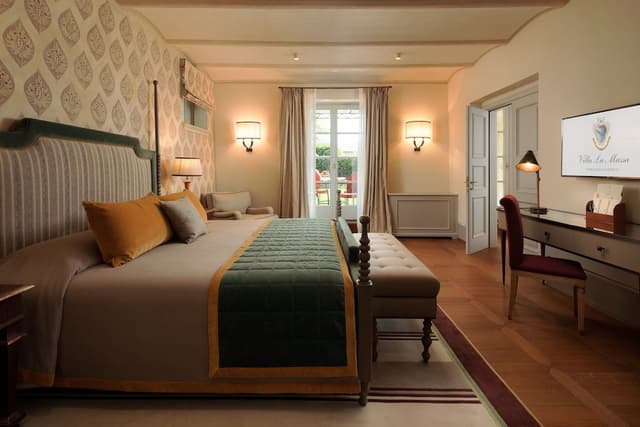Suite (garden or river view)