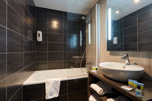 Adjoining room