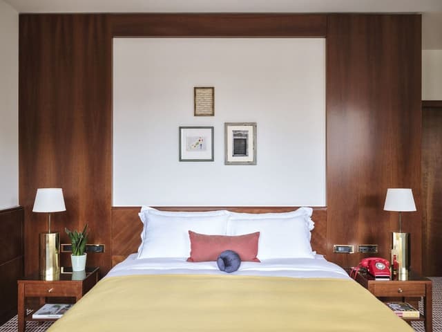 Premium Room, 1 King Bed
