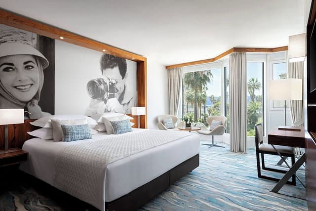 Deluxe Room, 1 King Bed, Garden View