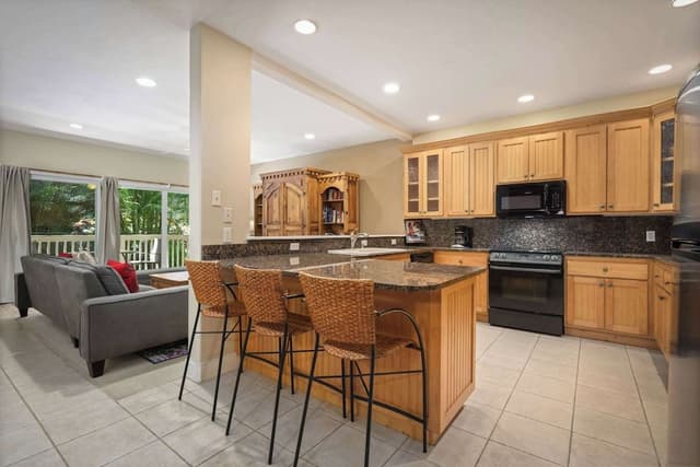 Suite, 2 Bedrooms, Garden View