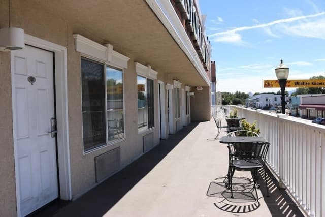Standard Room, 1 King Bed, Mountain View (Shared Balcony No Pets Faces Highway)