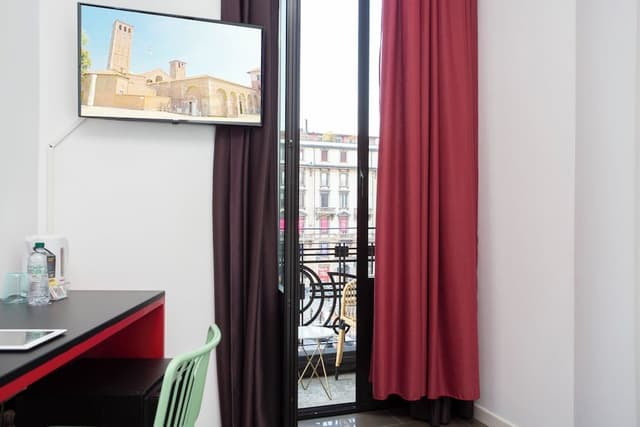 Single Room, Balcony, City View