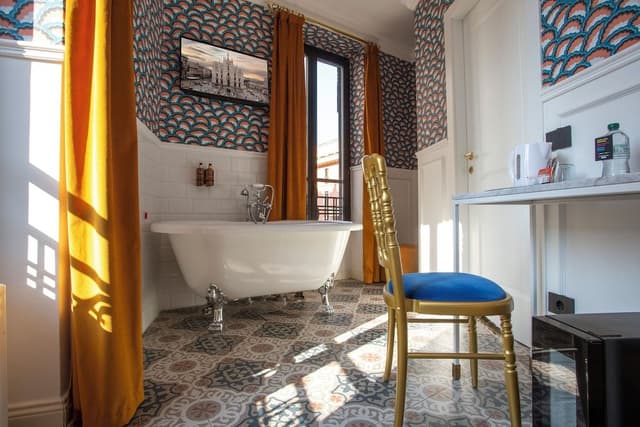 Single Room, City View