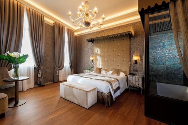 Emotion Junior Suite Canal View and Balcony