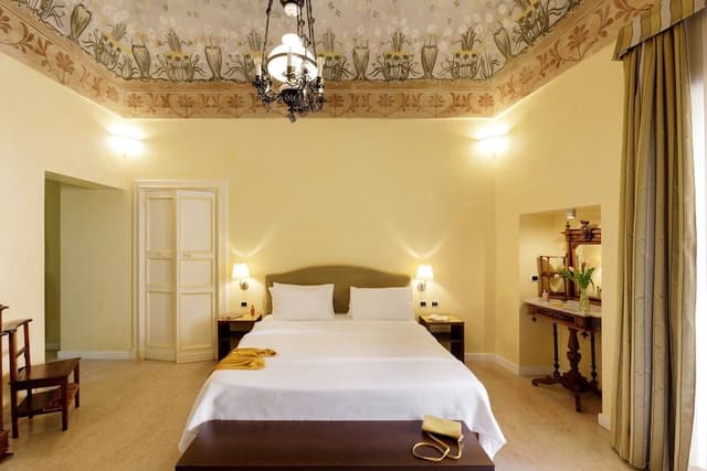 Junior Suite, 1 King Bed, Balcony, Partial Sea View
