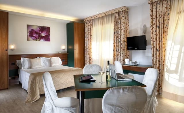 Economy Room
