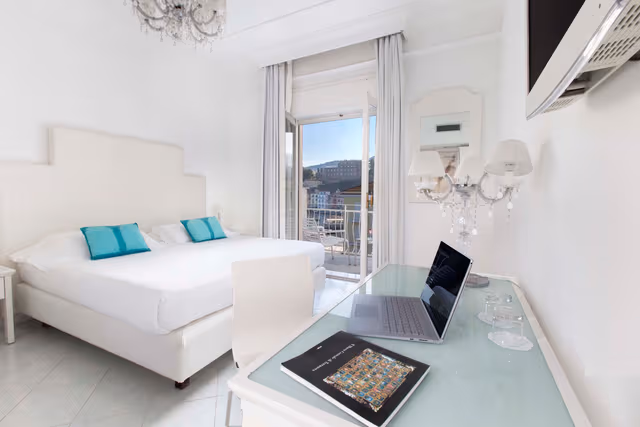 GRECALE - Double Room with Balcony and Side Sea View