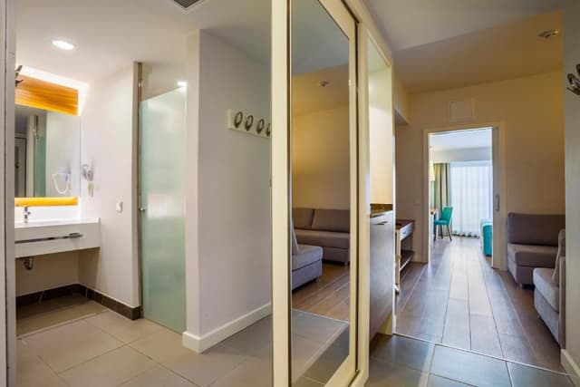 Standard Large Room
