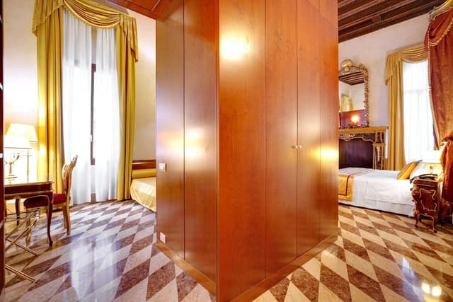 Royal Suite