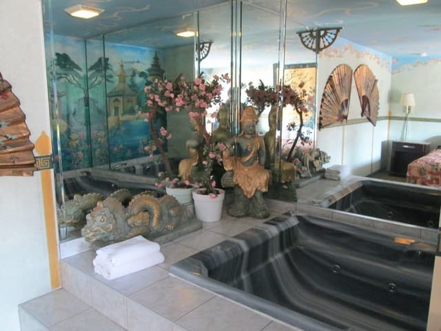Premium Room, 1 King Bed, Smoking