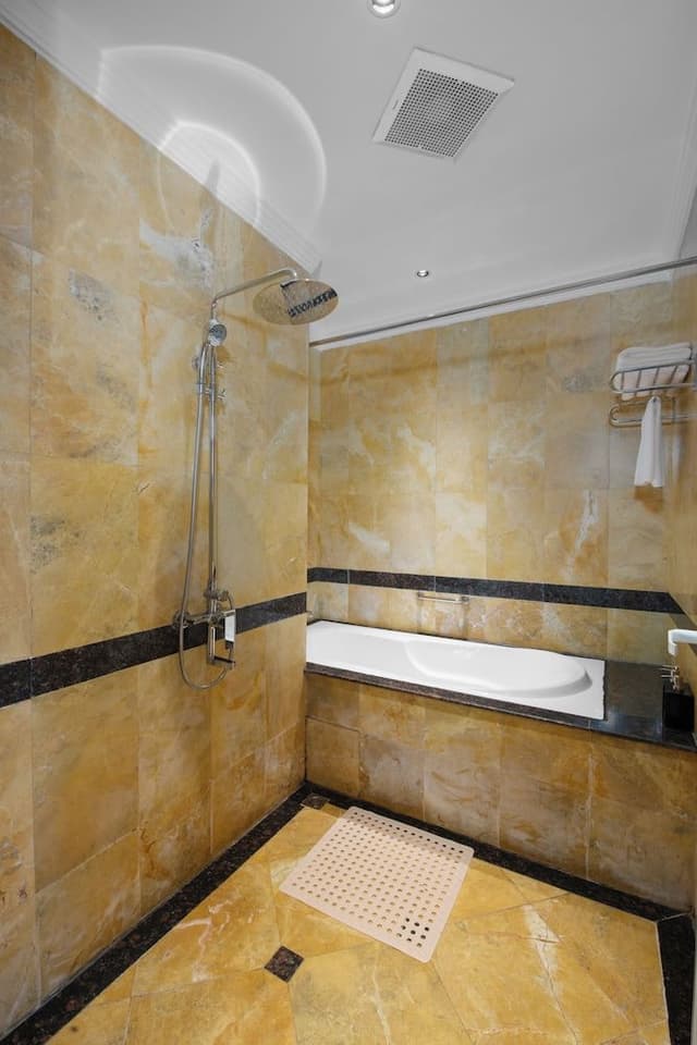 Deluxe Triple Room (French Wing)