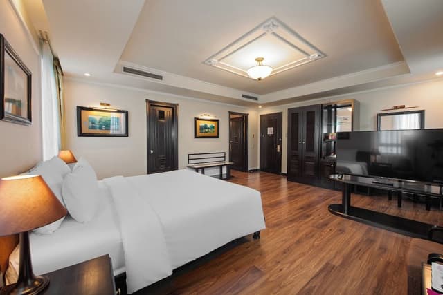 Family Suite (French Wing)