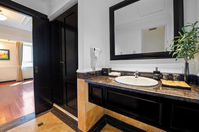 Deluxe Twin Room (French Wing)