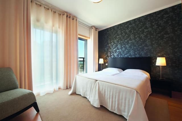 Two-Bedroom Family Apartment (Apartamento T2)