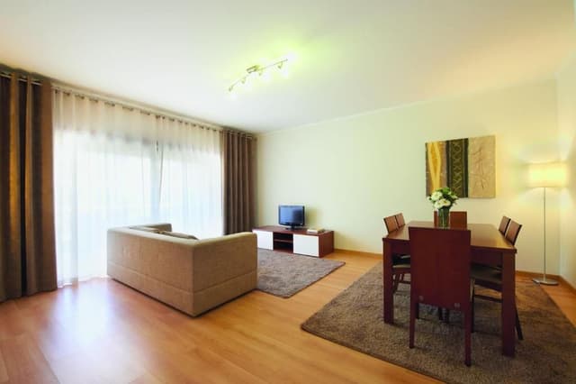 Two-Bedroom Family Apartment (Apartamento T2)