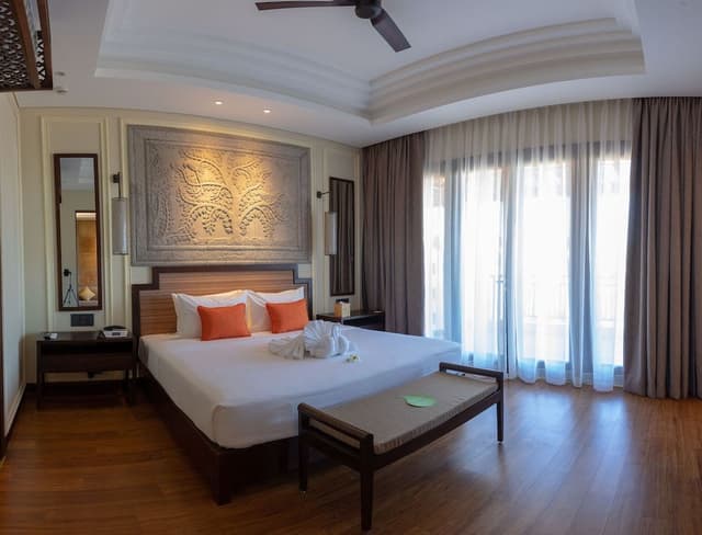 Signature Suite