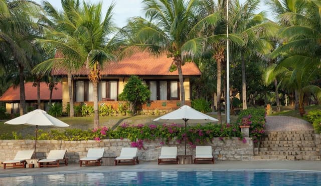 Bungalow Garden/Pool view