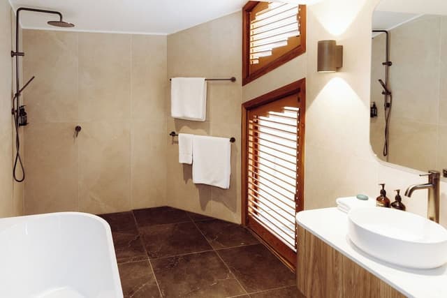 Executive Quadruple Room, Non Smoking, Bathtub