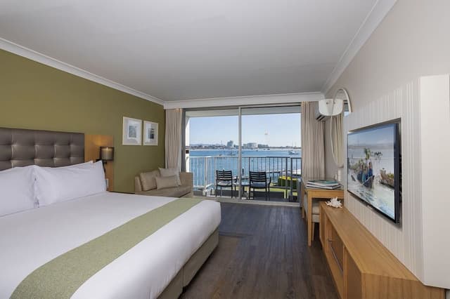 Water View King + Entry to 4 Theme Parks