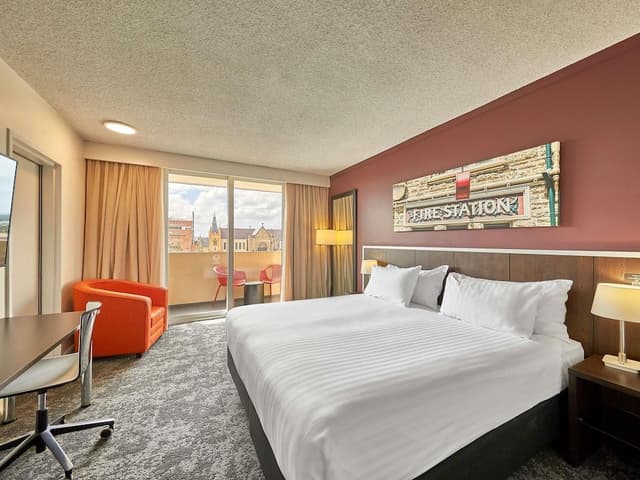 Deluxe Room, 1 Queen Bed, Balcony