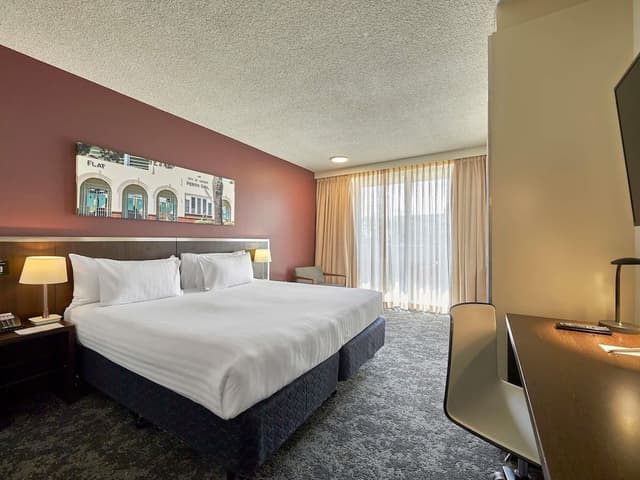 Superior Room, 1 King Bed, Balcony