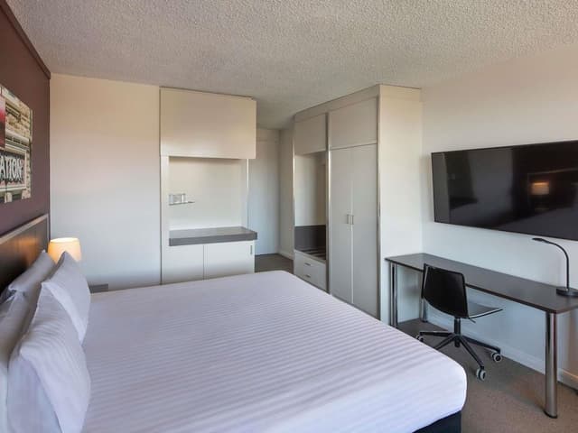 Deluxe Room, 1 Queen Bed, Balcony