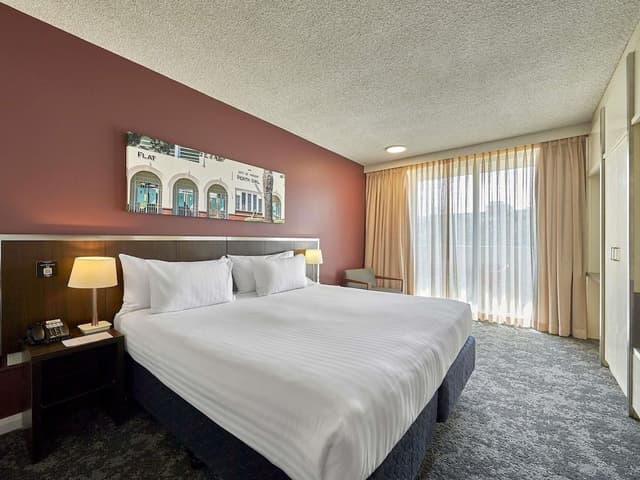 Deluxe Room, 1 Queen Bed, Balcony