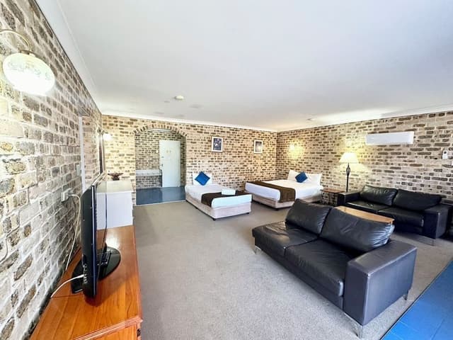 Executive Family Room